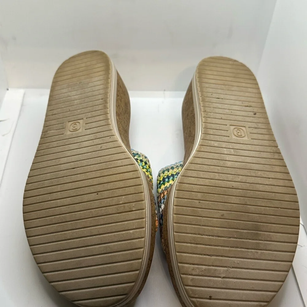 Bzees Cream and Tan Sandals with Woven Strap